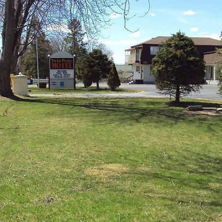 Twin Peaks Motel Napanee Екстериор снимка