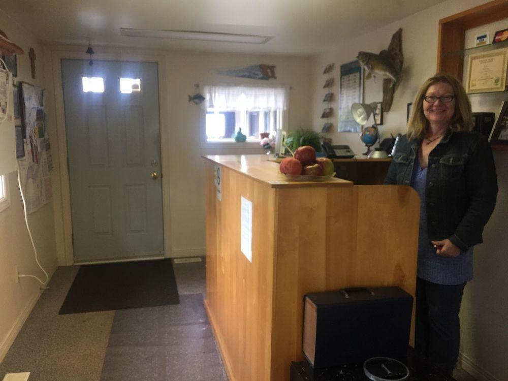 Twin Peaks Motel Napanee Екстериор снимка